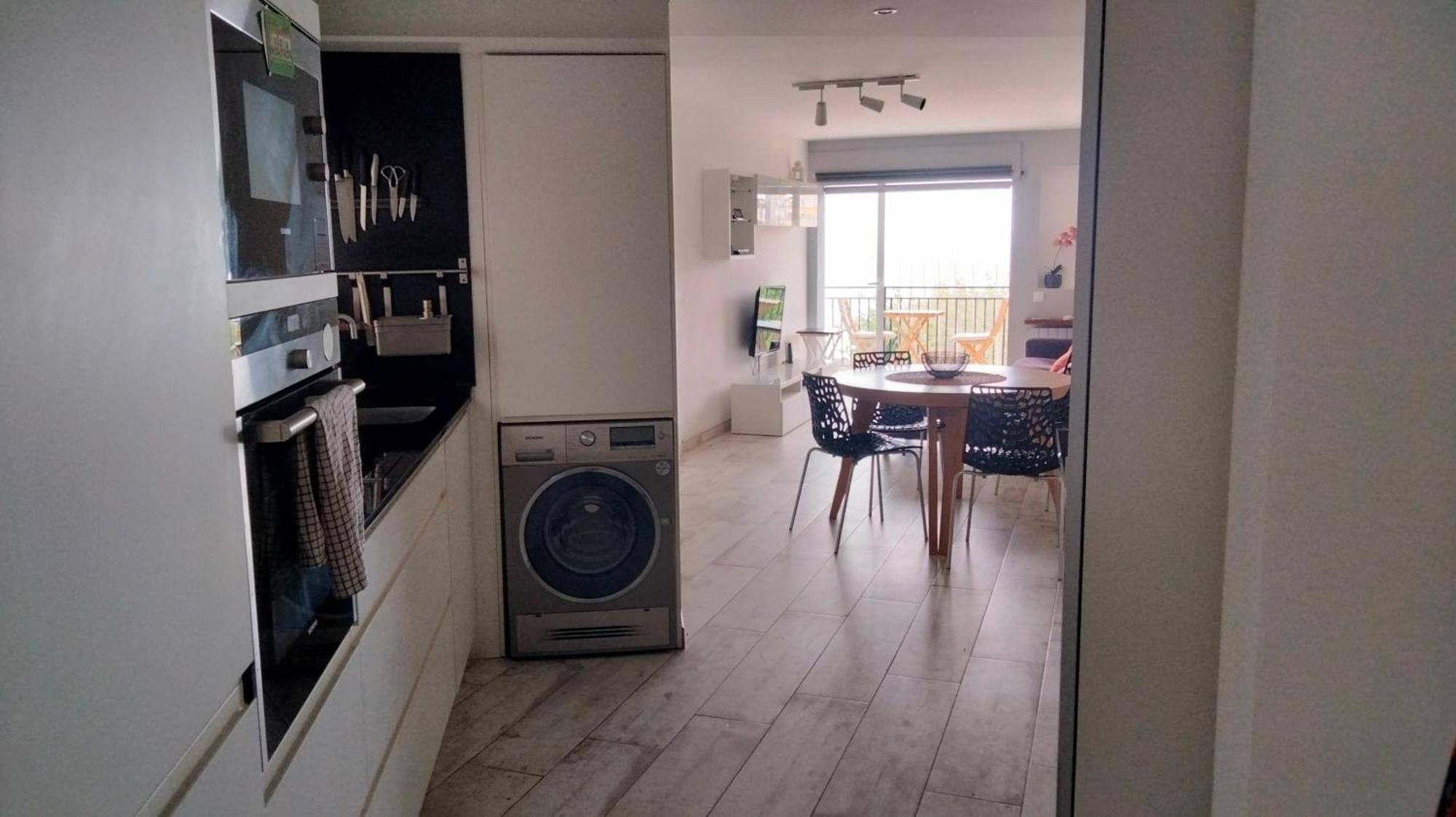 Beachfront Apartment With Private Parking 산폴데마 외부 사진